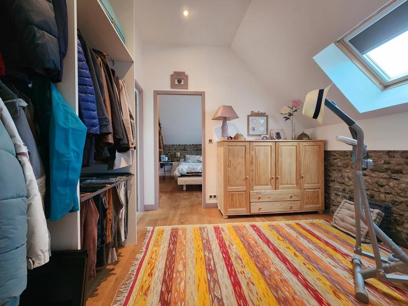 Maison en pierre - 241 m² - 9 pièces