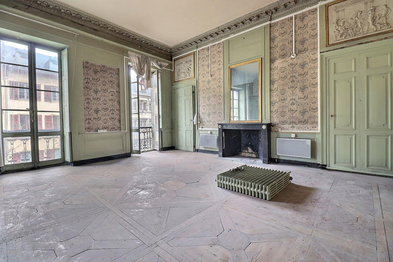 Appartement - 305 m² - 5 pièces