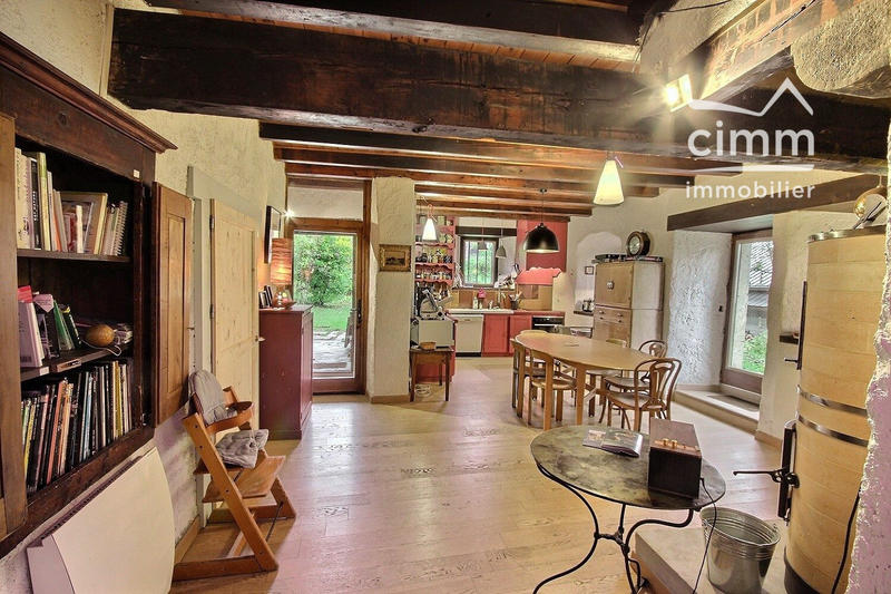 Maison ancienne - 177 m² - 6 pièces