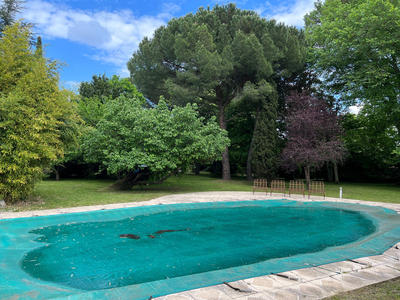 Maison - 300 m² - 9 pièces