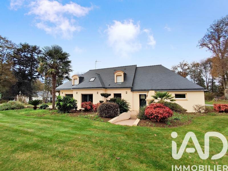 Maison - 206 m² - 8 pièces