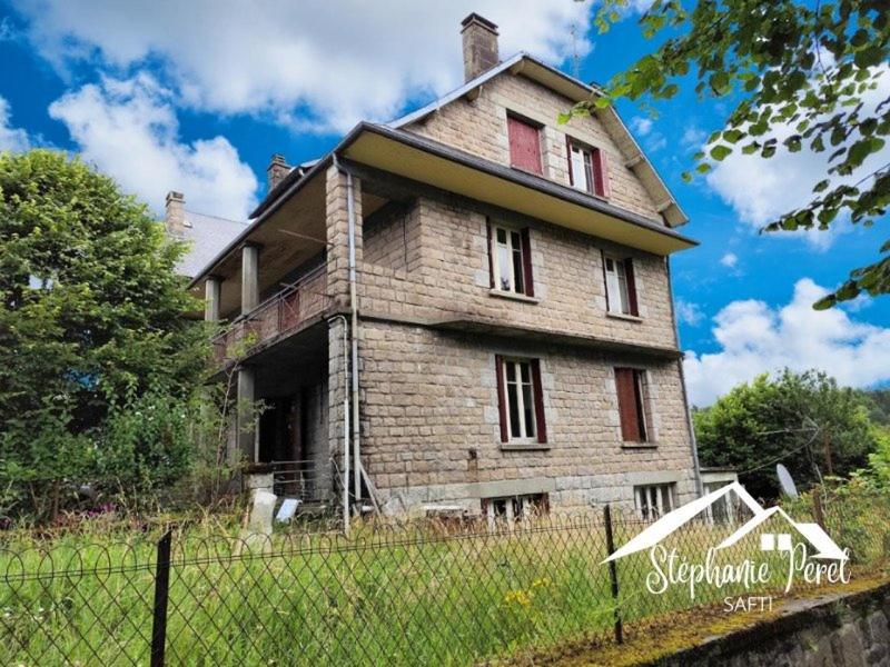 Maison - 256 m² - 13 pièces