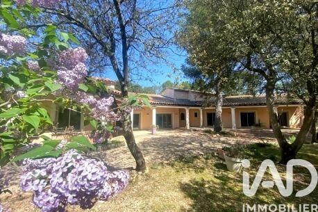 Maison - 255 m² - 7 pièces