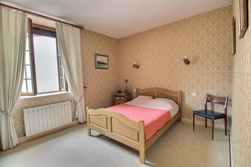 Maison de village - 200 m² - 9 pièces