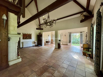 Maison - 232 m² - 8 pièces