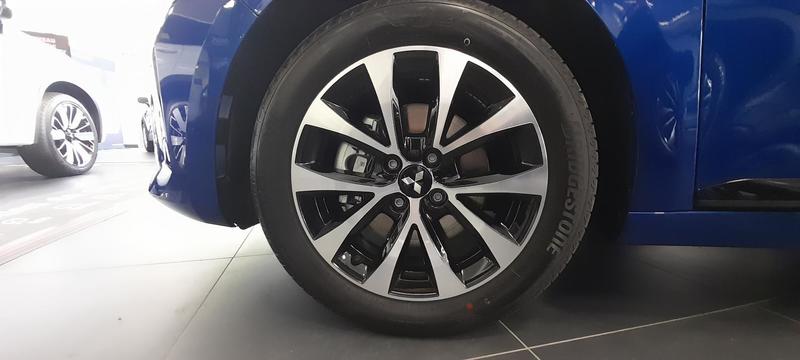 Mitsubishi Colt 1.6 Mpi Hev 143 Invite +