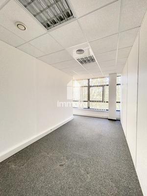 Bureau - 203 m² - 7 pièces