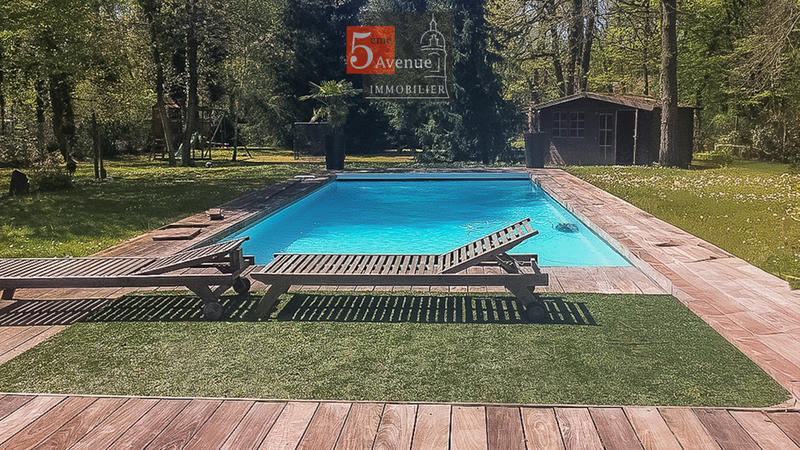 Maison - 400 m² - 8 pièces