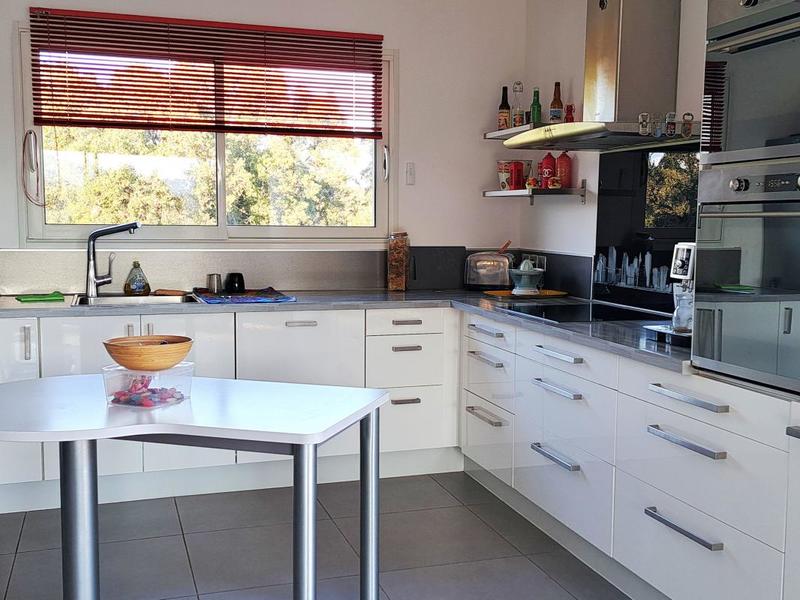 Maison - 250 m² - 9 pièces