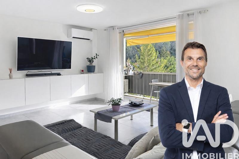 Appartement - 90 m² - 4 pièces