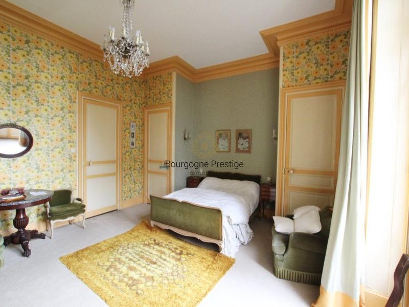 Maison de maîtres - 267 m² - 11 pièces