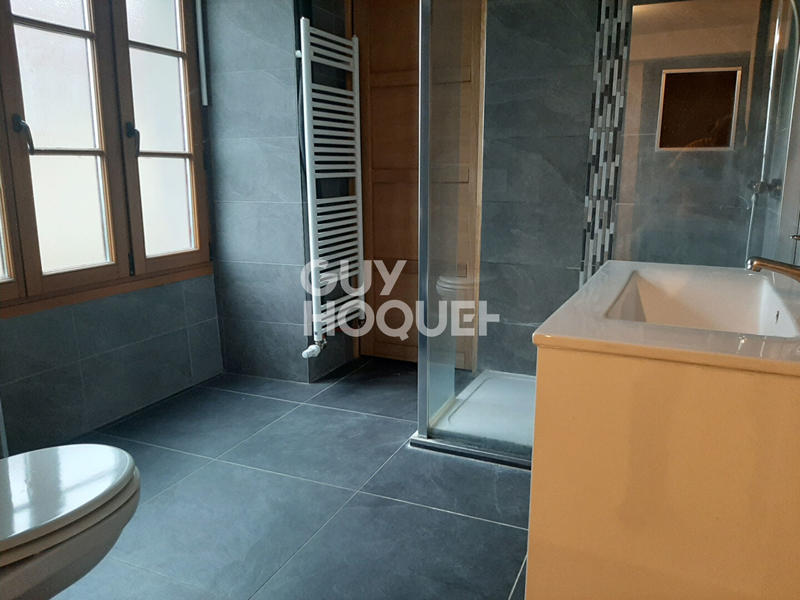 Maison - 190 m² - 8 pièces