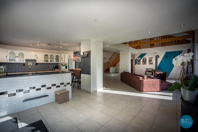 Maison - 190 m² - 7 pièces