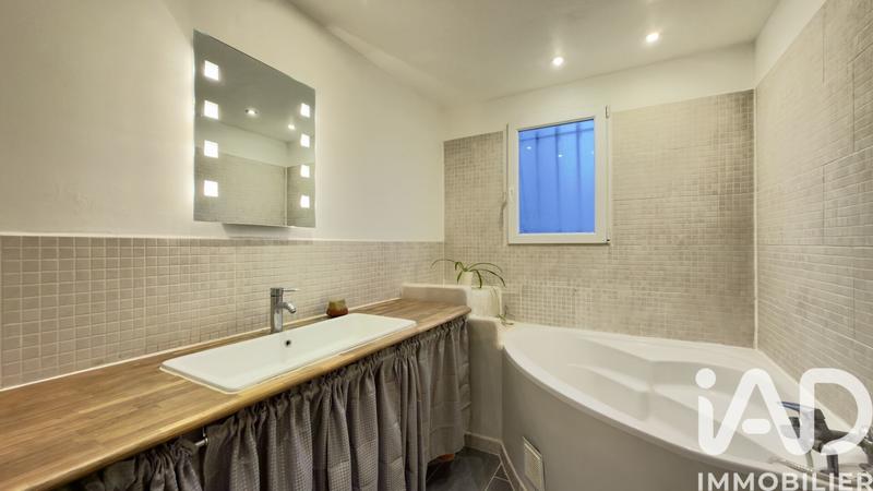 Maison - 235 m² - 7 pièces