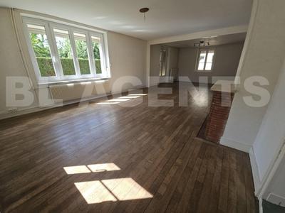 Maison - 215 m² - 7 pièces