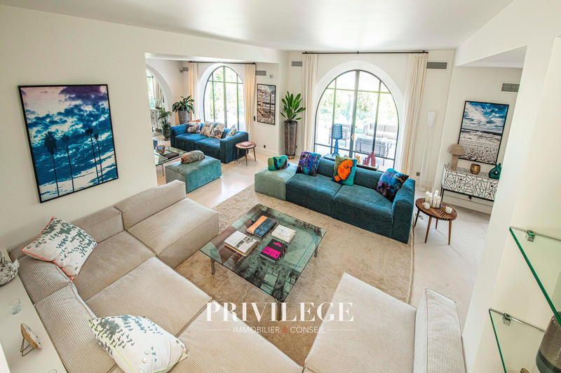 Propriété - 480 m² - 10 pièces