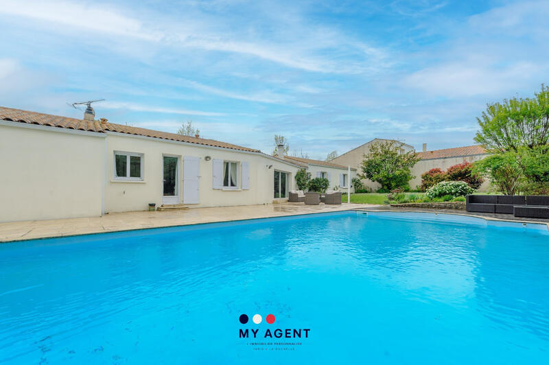 Maison - 214 m² - 8 pièces