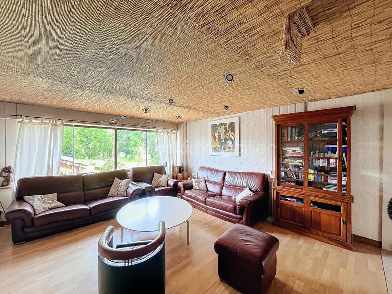 Propriété - 550 m² - 18 pièces