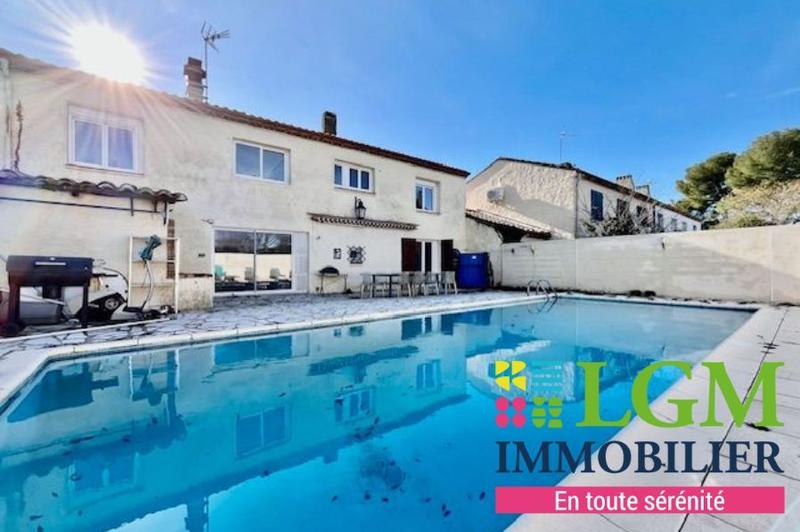 Maison - 243 m² - 9 pièces