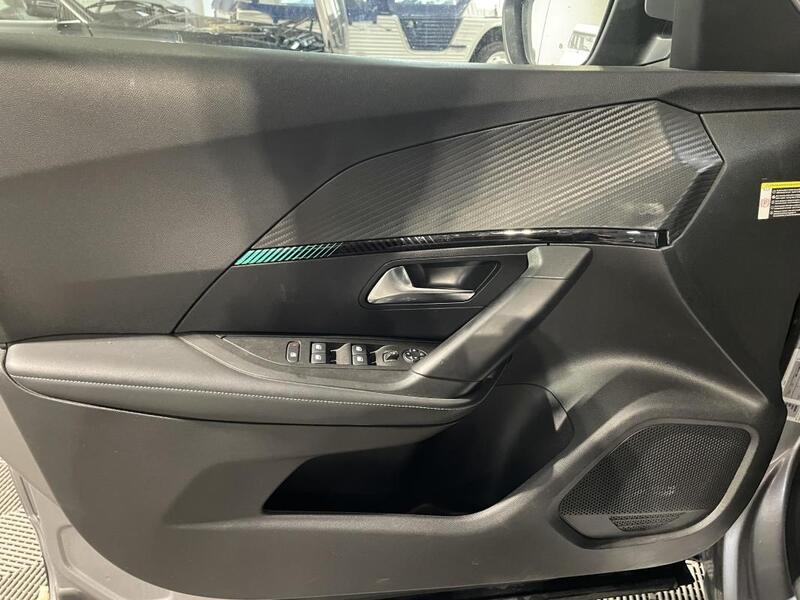 Peugeot 2008 130ch Allure Pack Eat8 -Camera de Recul-Garantie 6 Mois-