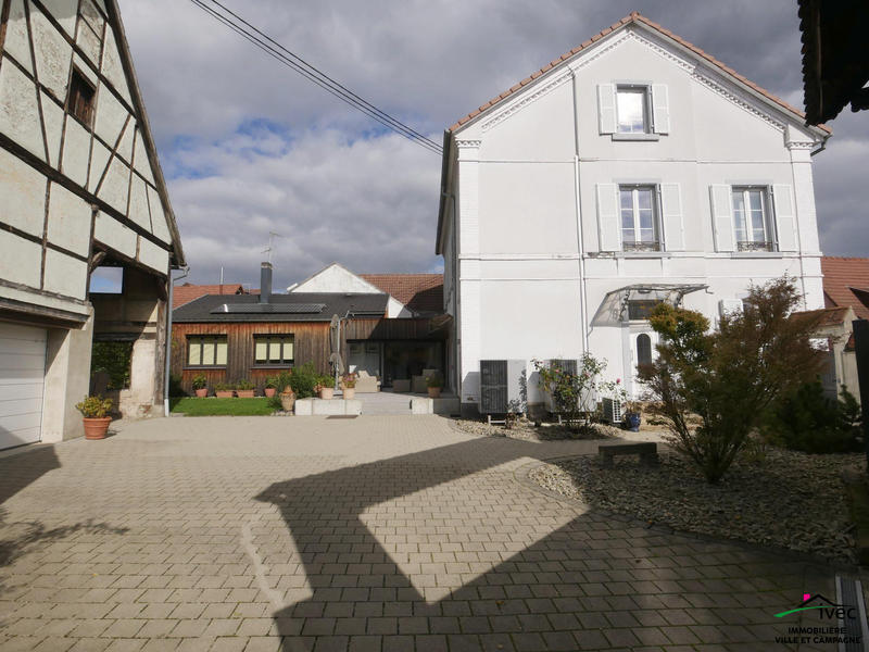 Maison - 329 m² - 14 pièces