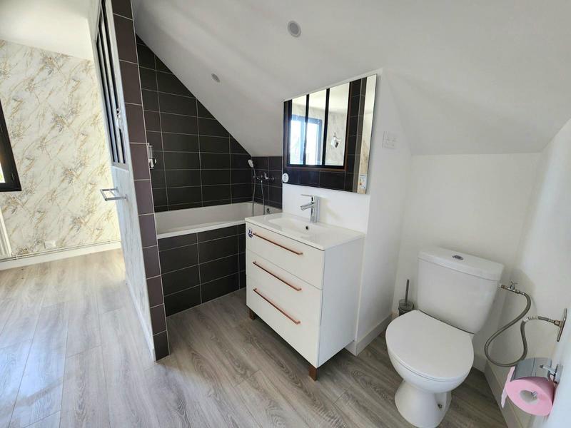 Maison traditionnelle - 194 m² - 9 pièces