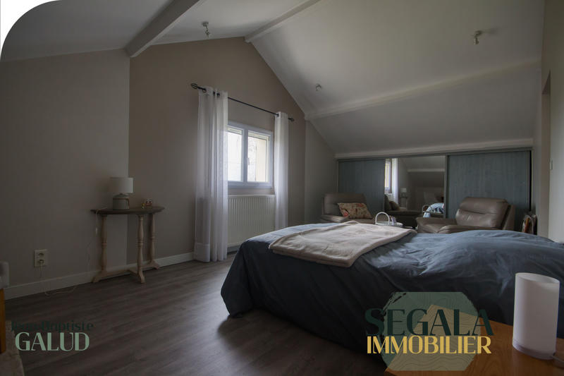 Maison - 180 m² - 4 pièces