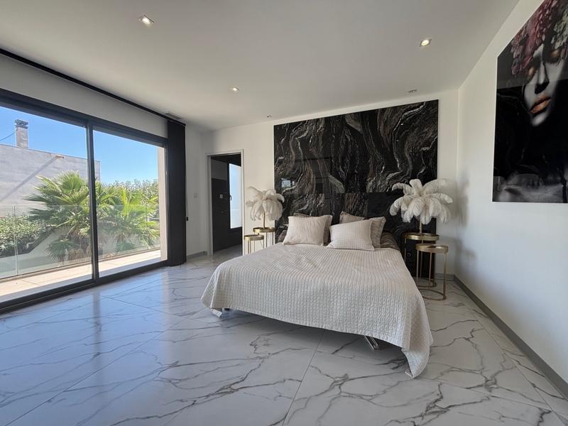 Maison - 261 m² - 7 pièces