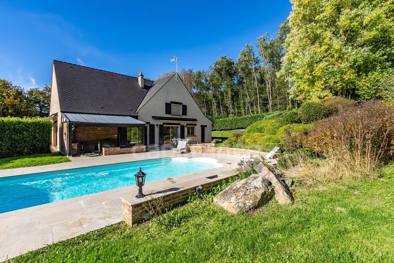 Maison - 300 m² - 10 pièces