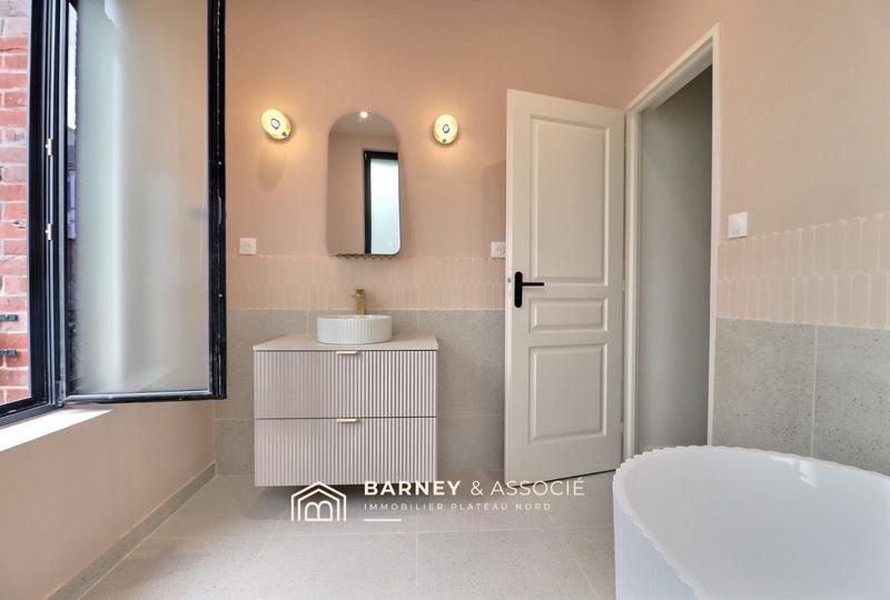 Maison - 180 m² - 7 pièces