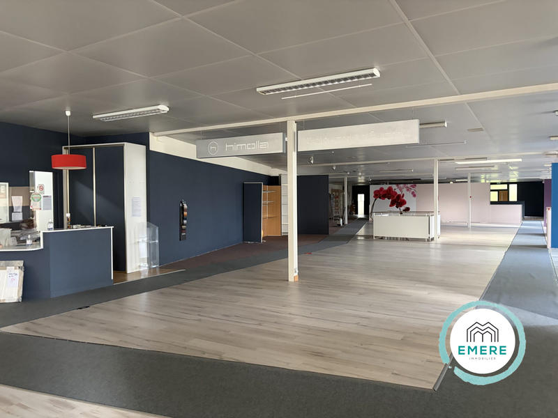 Maison - 1 730 m² - 2 pièces