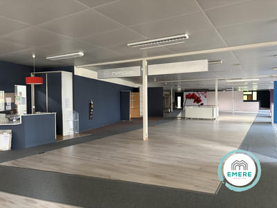 Maison - 1 730 m² - 2 pièces