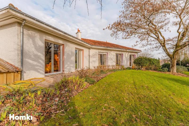 Maison - 218 m² - 7 pièces