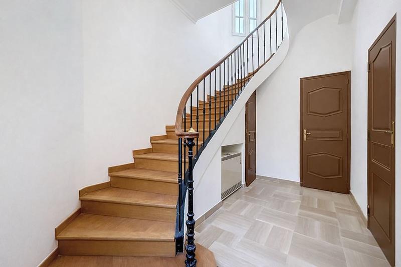 Bastide - 300 m² - 7 pièces