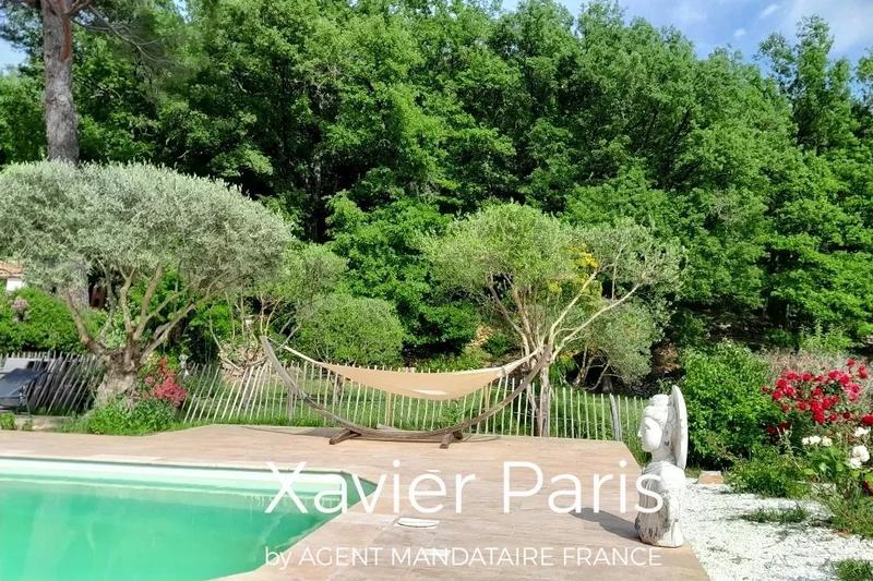 Maison - 228 m² - 7 pièces