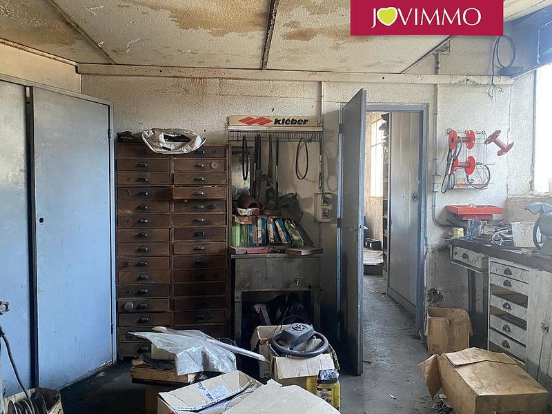 Magasins - 300 m² - 4 pièces