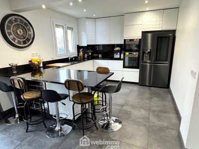 Maison - 152 m² - 7 pièces