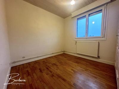 Maison - 74 m² - 5 pièces