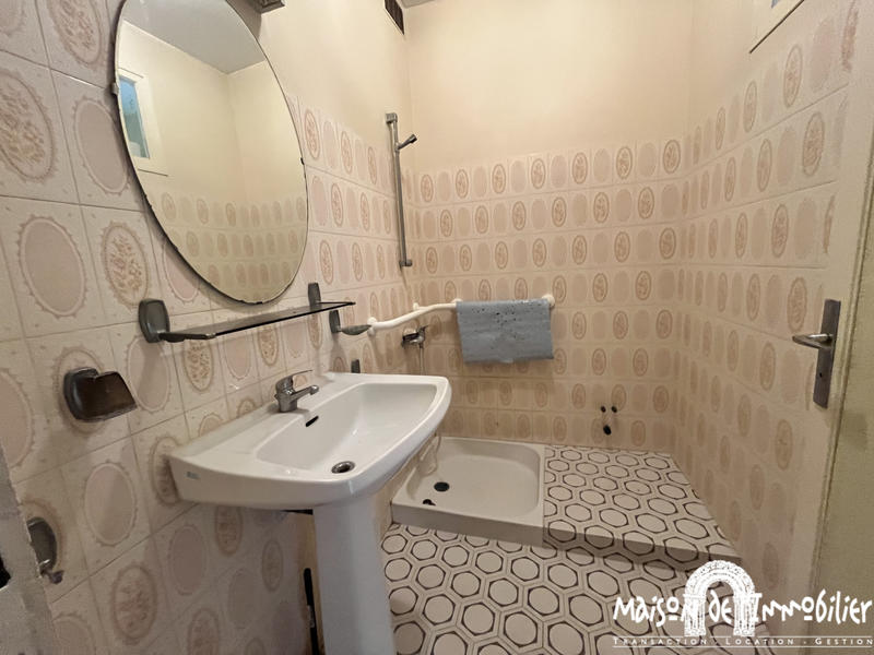 Maison - 210 m² - 6 pièces