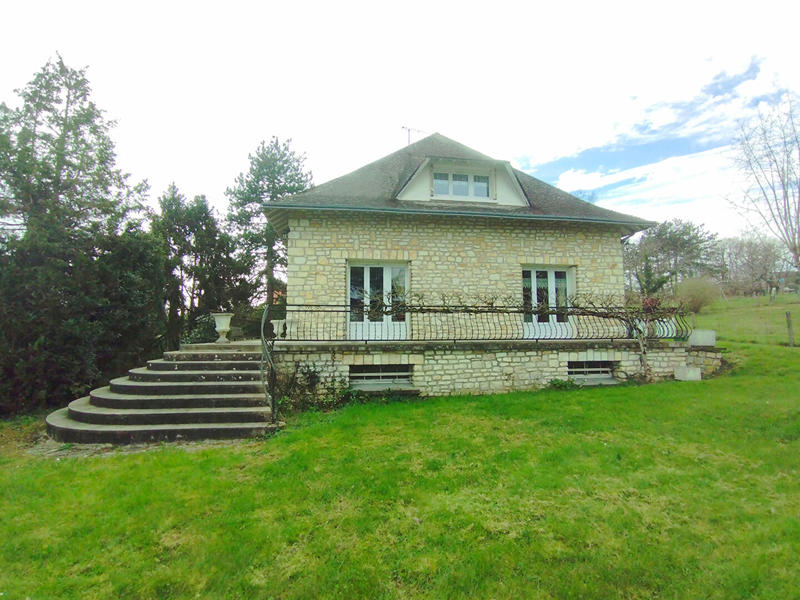 Maison - 176 m² - 7 pièces