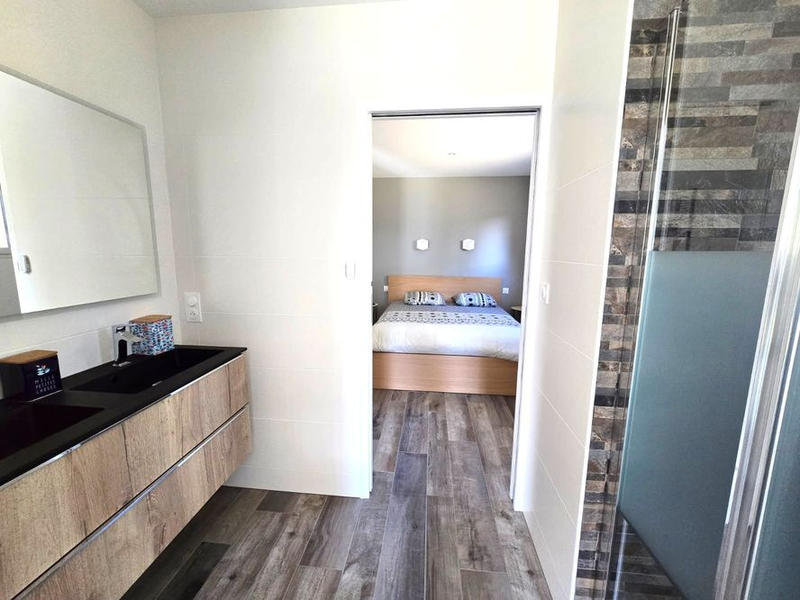 Villa - 345 m² - 8 pièces