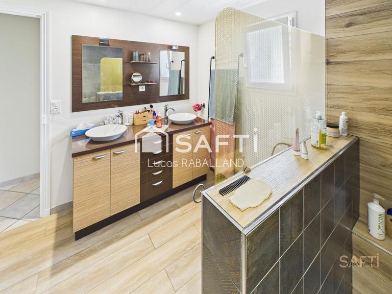 Maison - 157 m² - 7 pièces