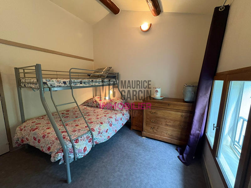 Maison - 200 m² - 8 pièces