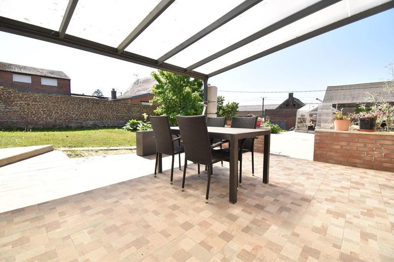 Maison traditionnelle - 223 m² - 10 pièces