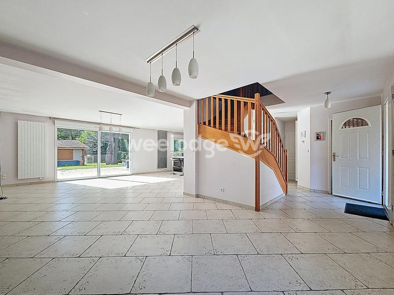 Maison traditionnelle - 166 m² - 6 pièces