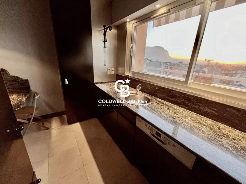 Appartement - 84 m² - 2 pièces