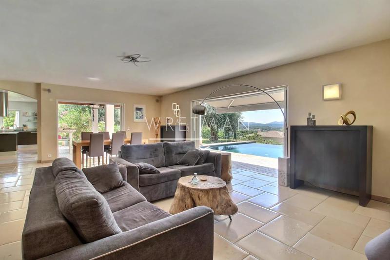 Villa - 180 m² - 5 pièces