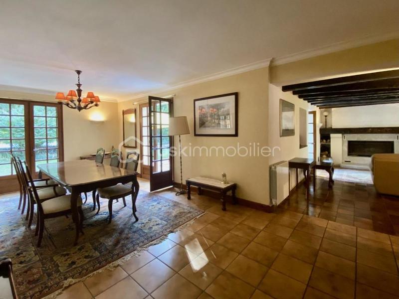 Demeure - 192 m² - 9 pièces