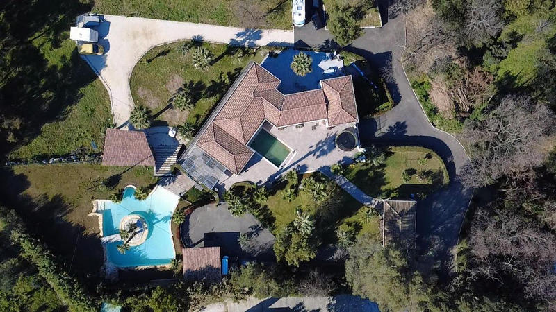 Propriété - 470 m² - 11 pièces