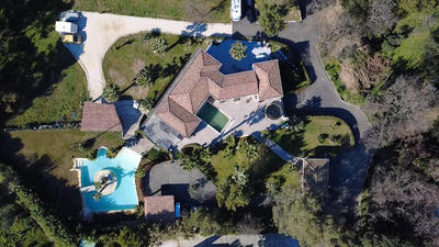 Propriété - 470 m² - 11 pièces